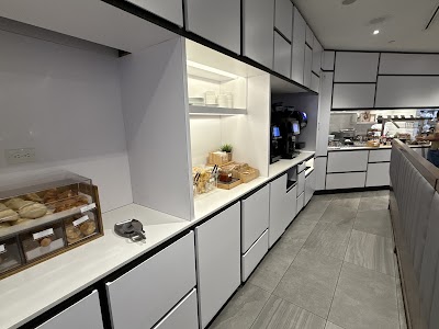 Plaza Premium Lounge (US Transborder) — Google photo 4