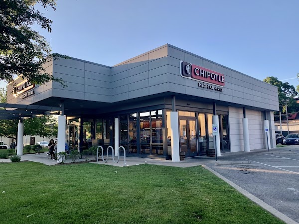 CHIPOTLE exterior