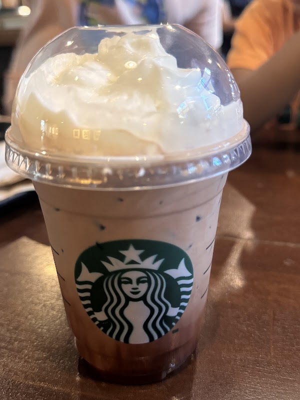 Starbucks One World Square McKinley Hill