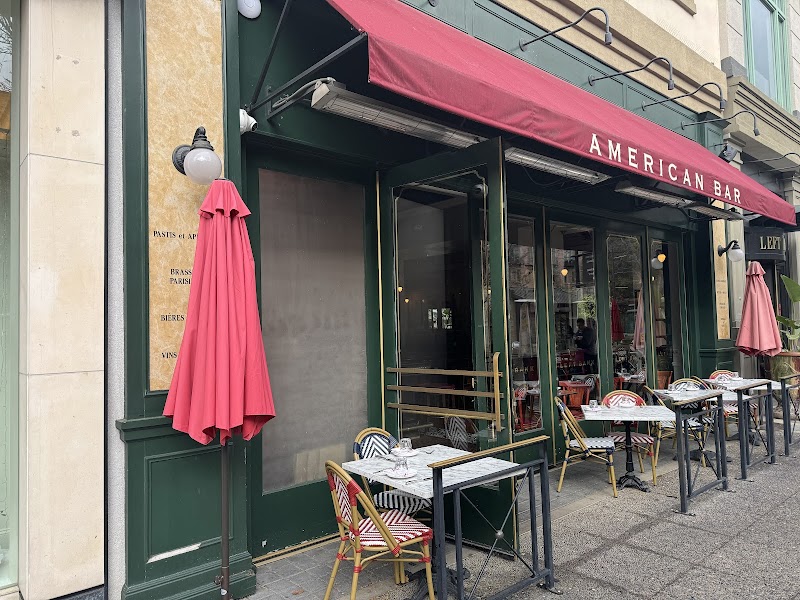 Vibrant alfresco seating