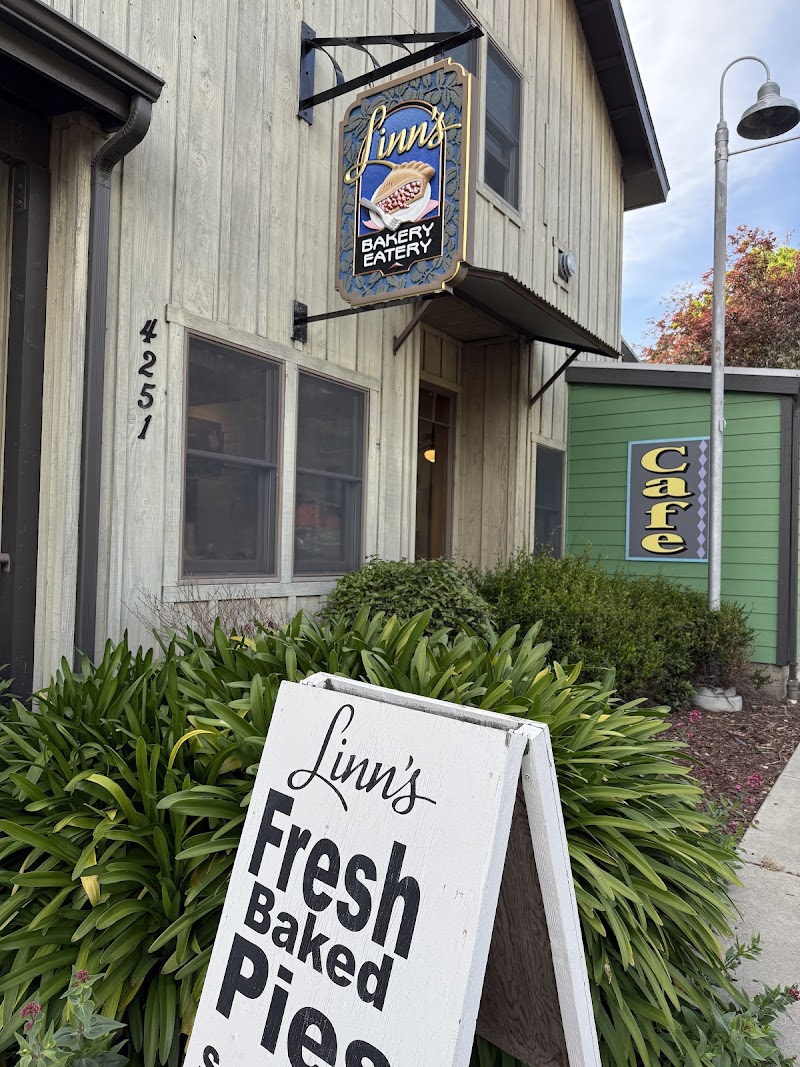 Linn's Easy As Pie Cafe photo 3