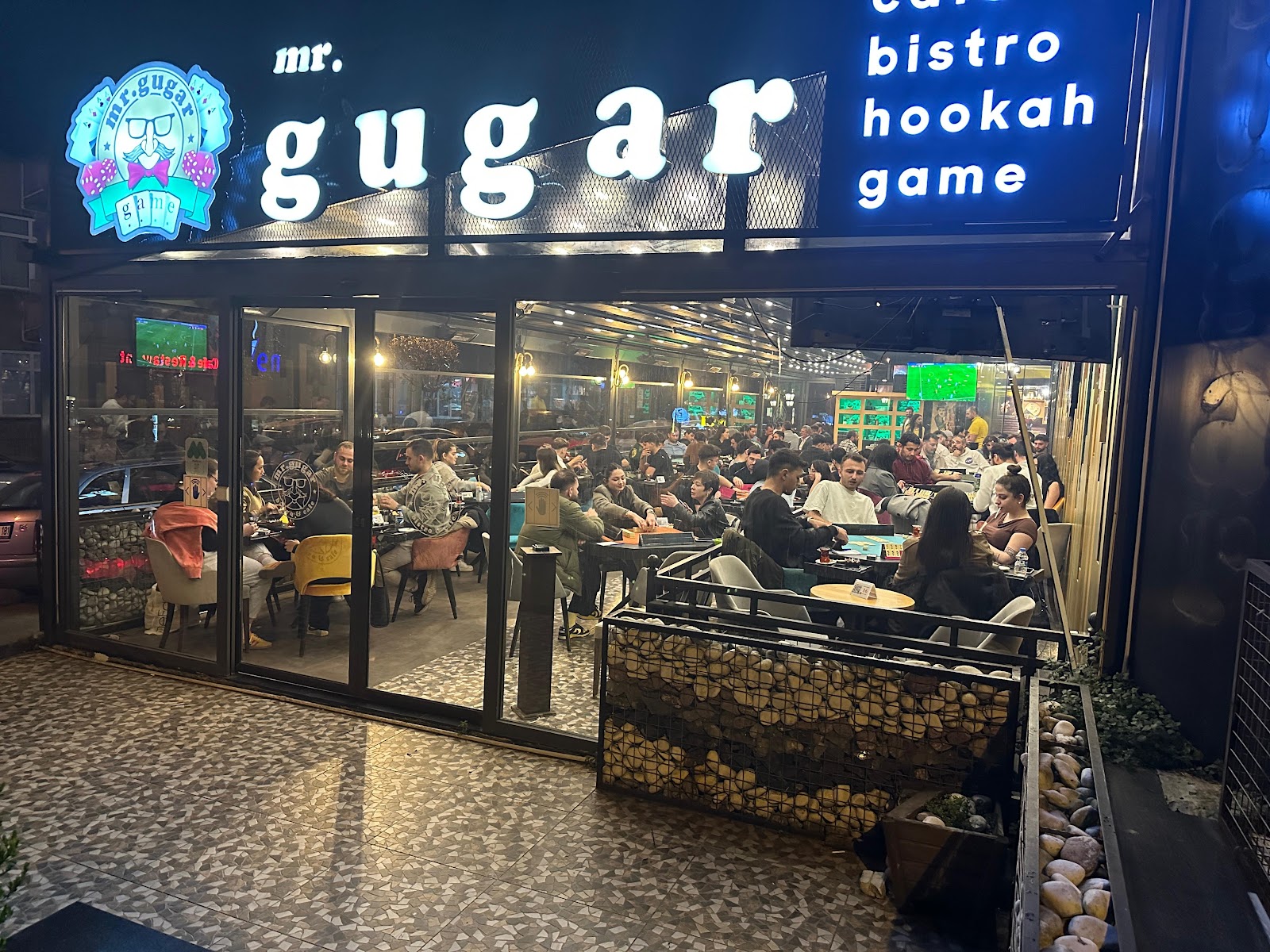 Mr.Gugar Cafe&Bistro&Hookah mekanı