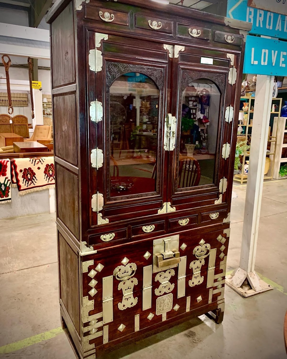 Trash Creative Reuse Center