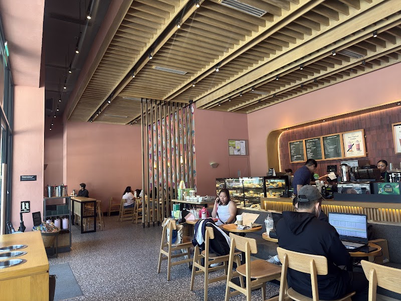 Starbucks Bonifacio High Street