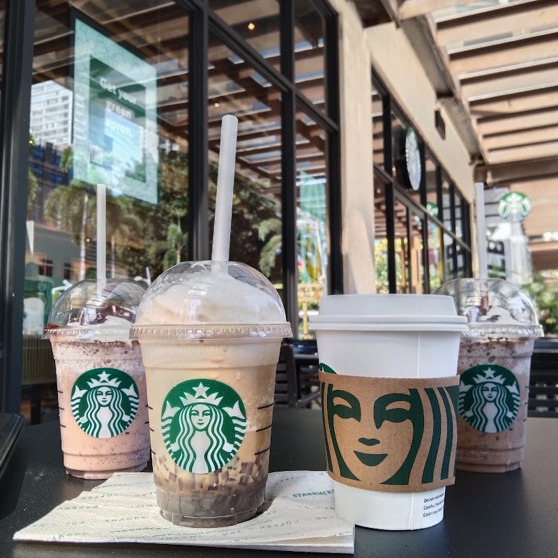 Starbucks Bonifacio High Street