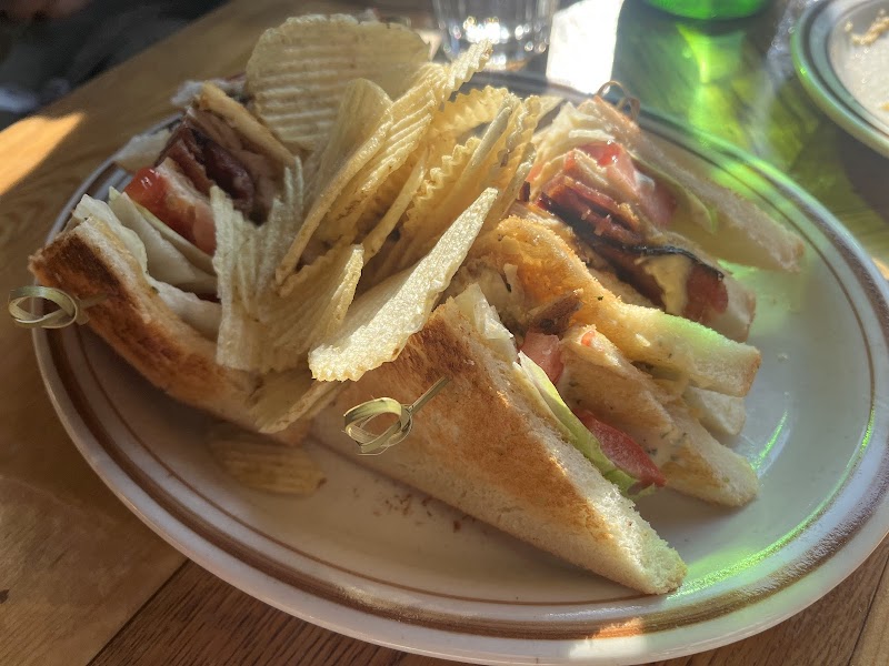 The Lions Bar & Grill photo 8