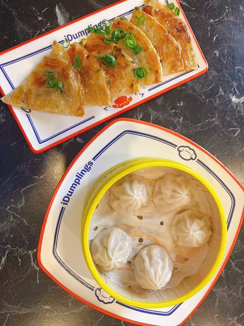 iDumplings Asian Food & Dragon Bar photo 9