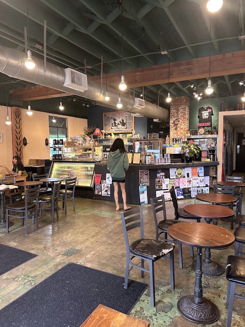 Common Grounds Coffeehouse photo 3