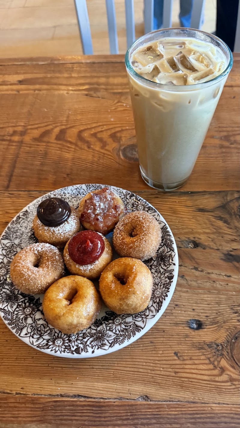 Pip's Original Doughnuts & Chai photo 4