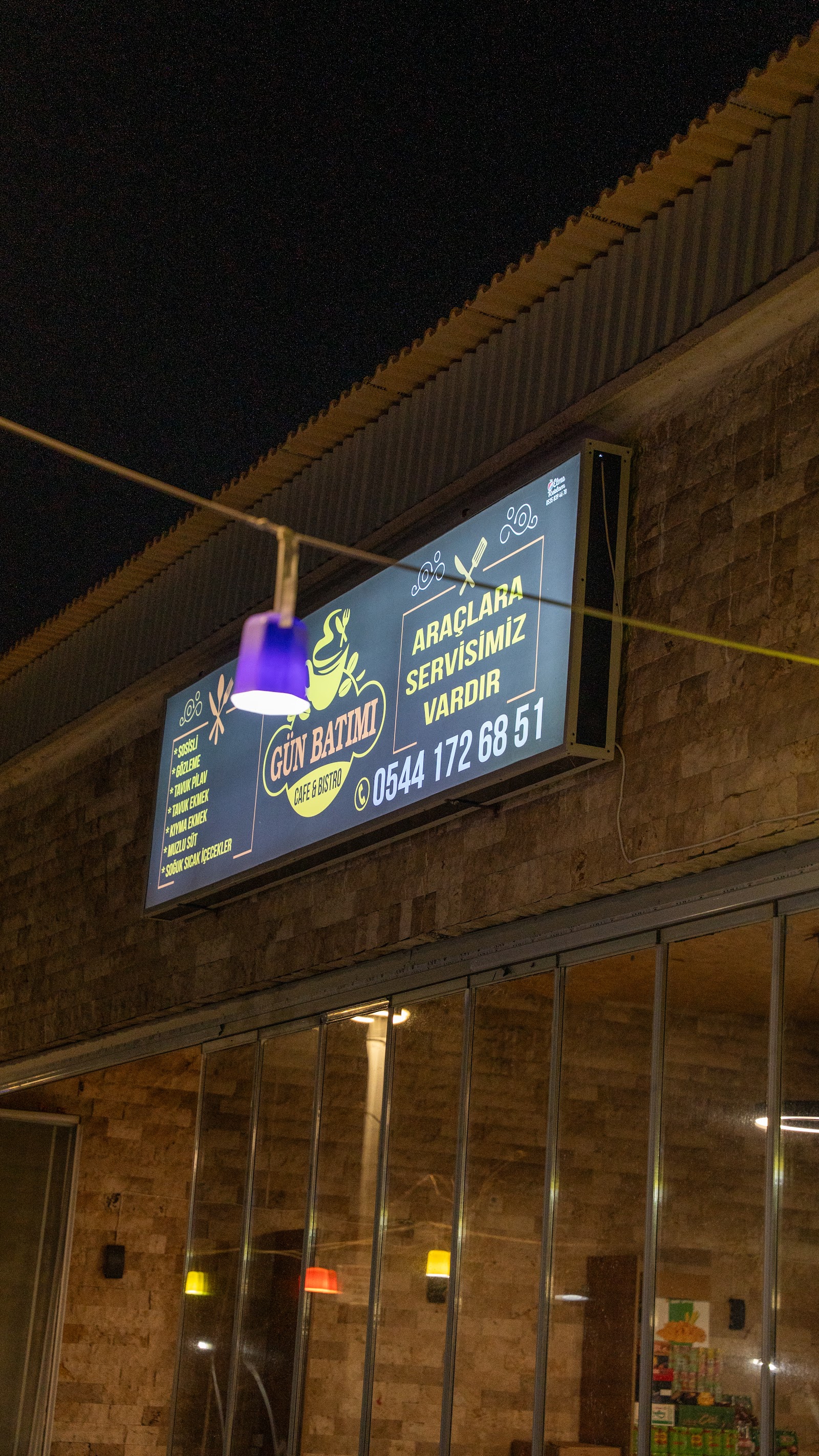 Günbatımı Cafe & Bistro mekanı