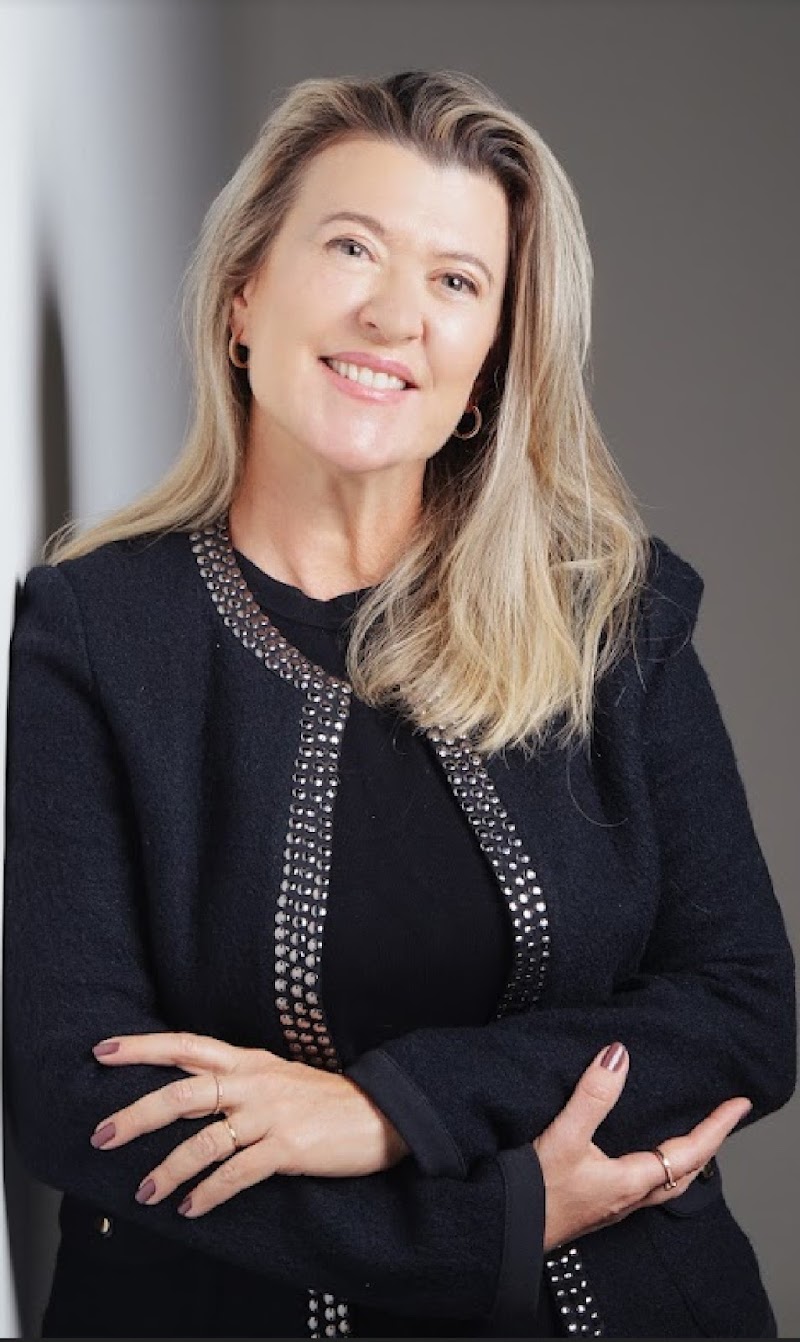 Dentista Dra. Eleanor Sardenberg- Clínica Odontológica Boca e Saúde - foto 5