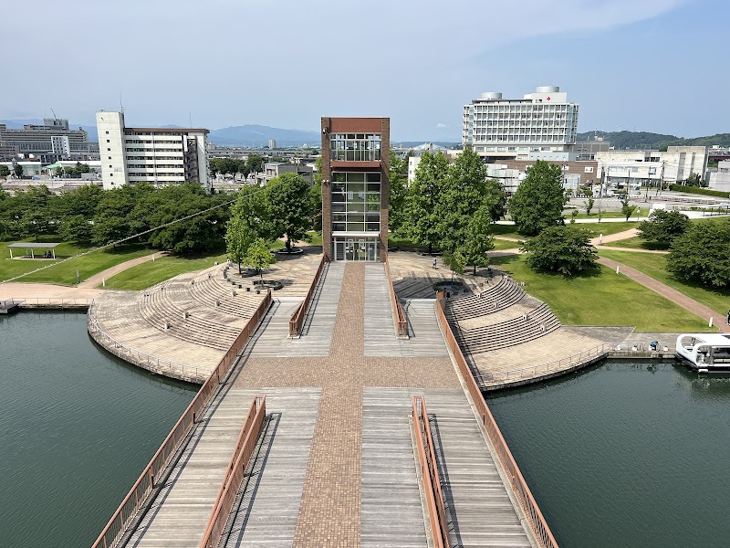 富岩運河環水公園の外観