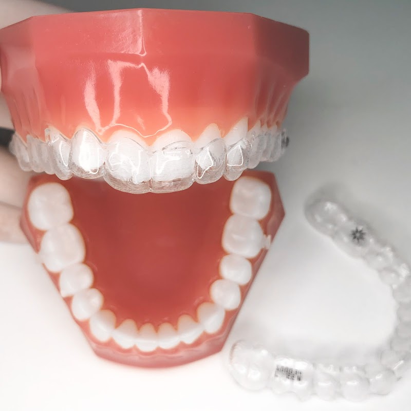 Dra. Tamiris Glaychman • Ortodontia | Clareamento dental | Botox l - Freguesia de Jacarepaguá - foto 2