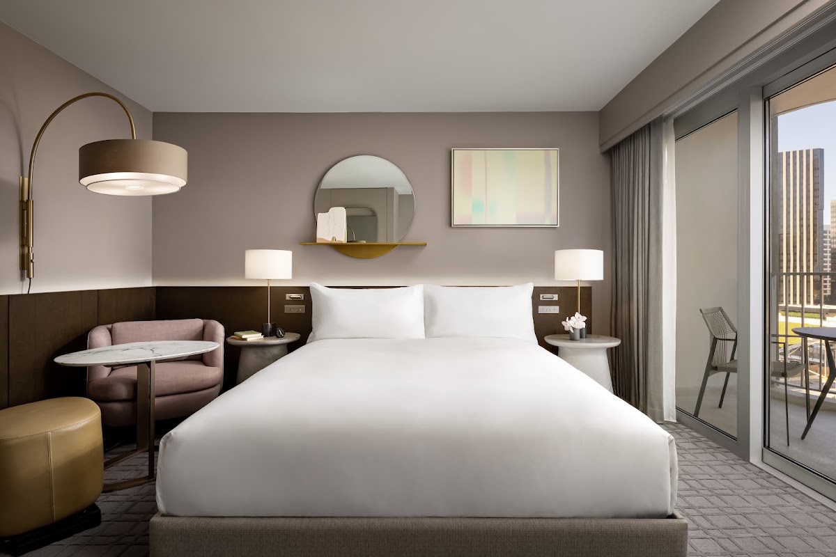 Fairmont Century Plaza, dog-friendly hotel