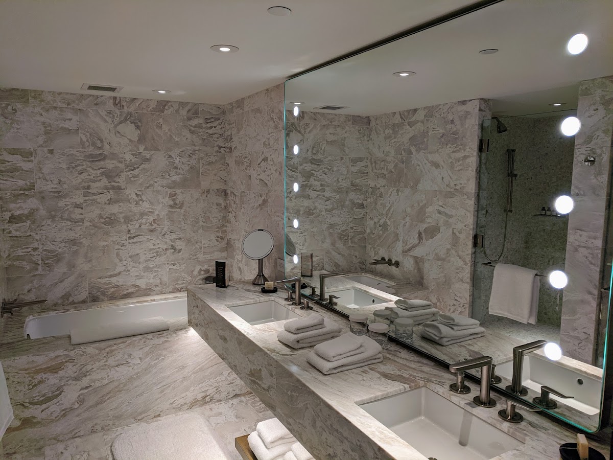 Fairmont Century Plaza, dog-friendly hotel, photo 3