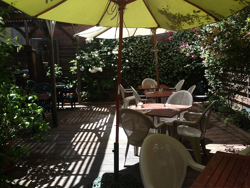 Mama's Cafe & Bakery photo 1