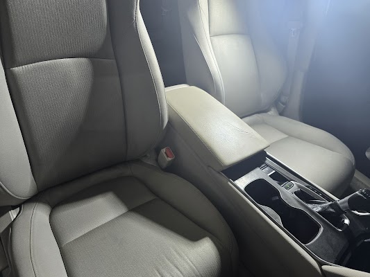 برفيشنال تلميع سيارات متنقل امام المنزل