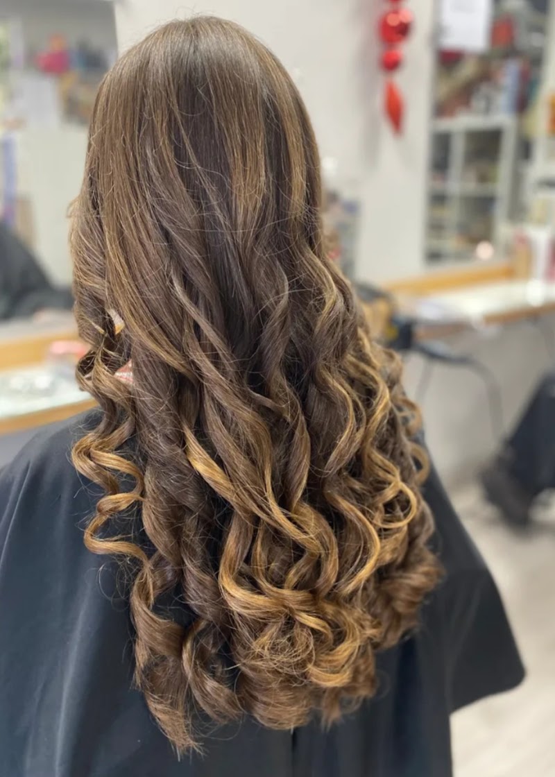 Momentos. Peluquería y Estética photo 5