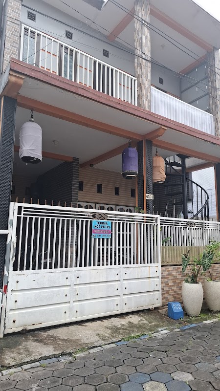 Kost Putri Bulan