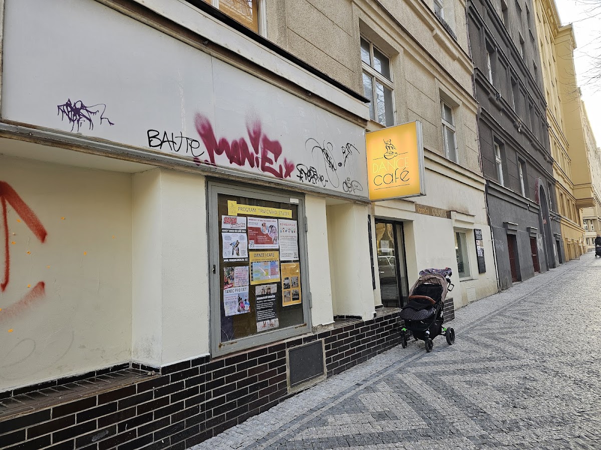 Dance café
