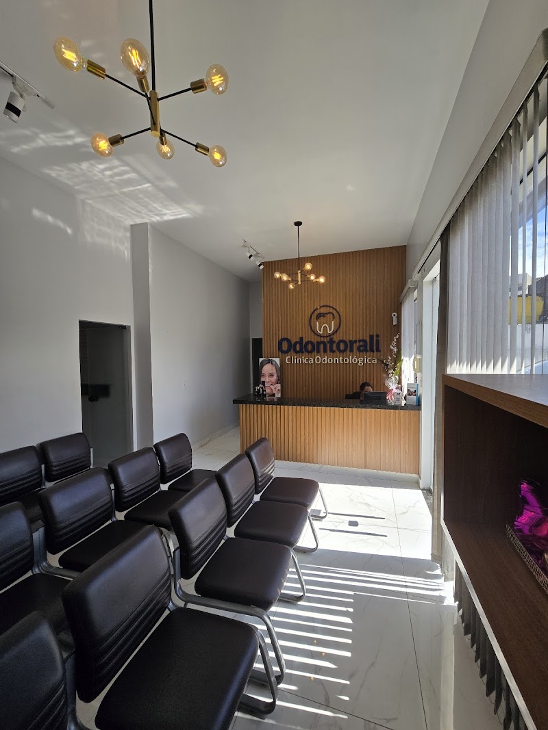 Odontorali Clínica Odontológica - Dr. Fabiano Emygdio Barbosa - foto 2