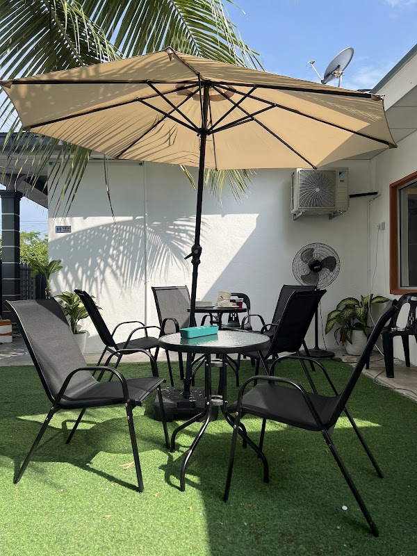 White Cabin Cafe Pokok Assam - Photo 1