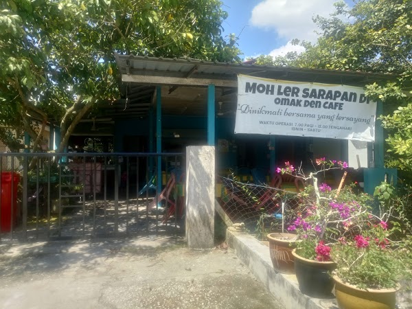 Omak Den Cafe - Photo 1