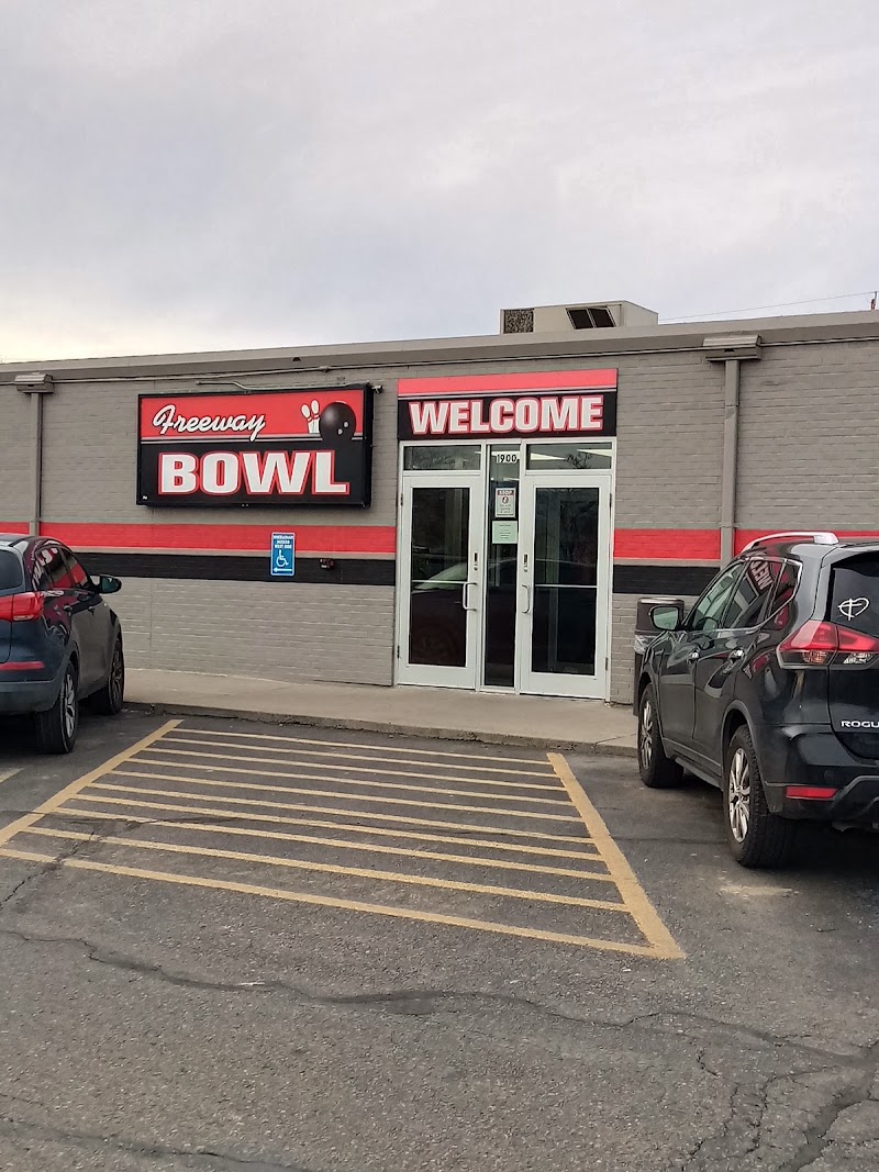 Freeway Bowl photo 3