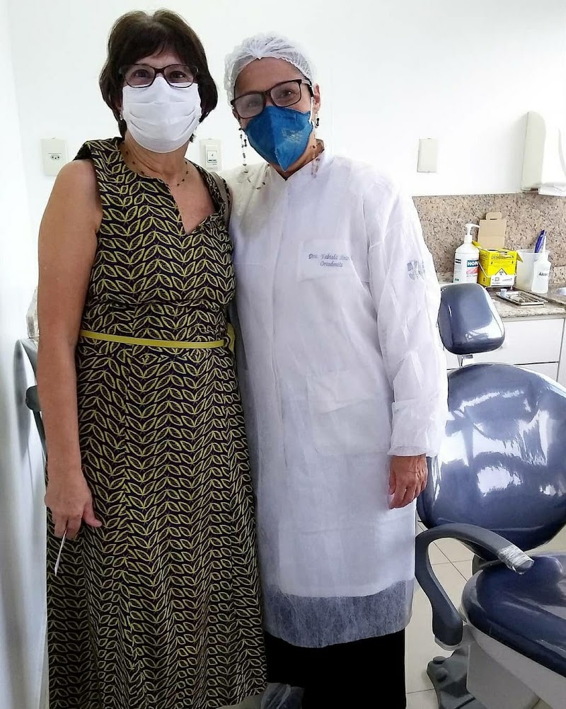 Dra. Fabíola Amaral - Alinhadores Invisíveis | Facetas Premium - foto 4