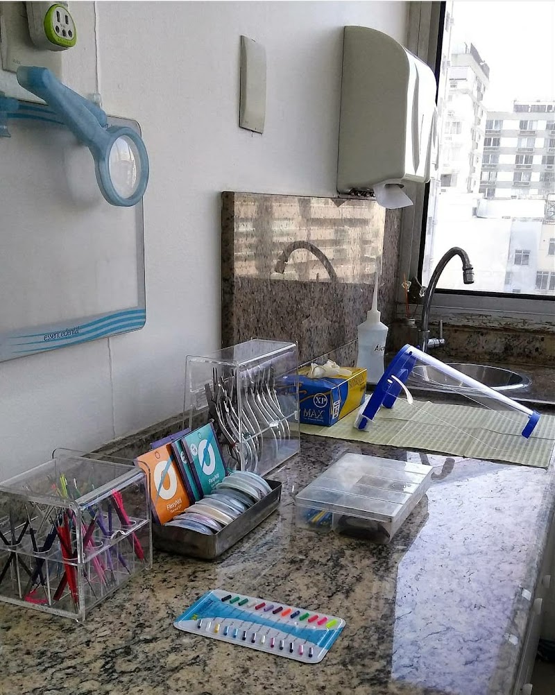 Dra. Fabíola Amaral - Alinhadores Invisíveis | Facetas Premium - foto 3