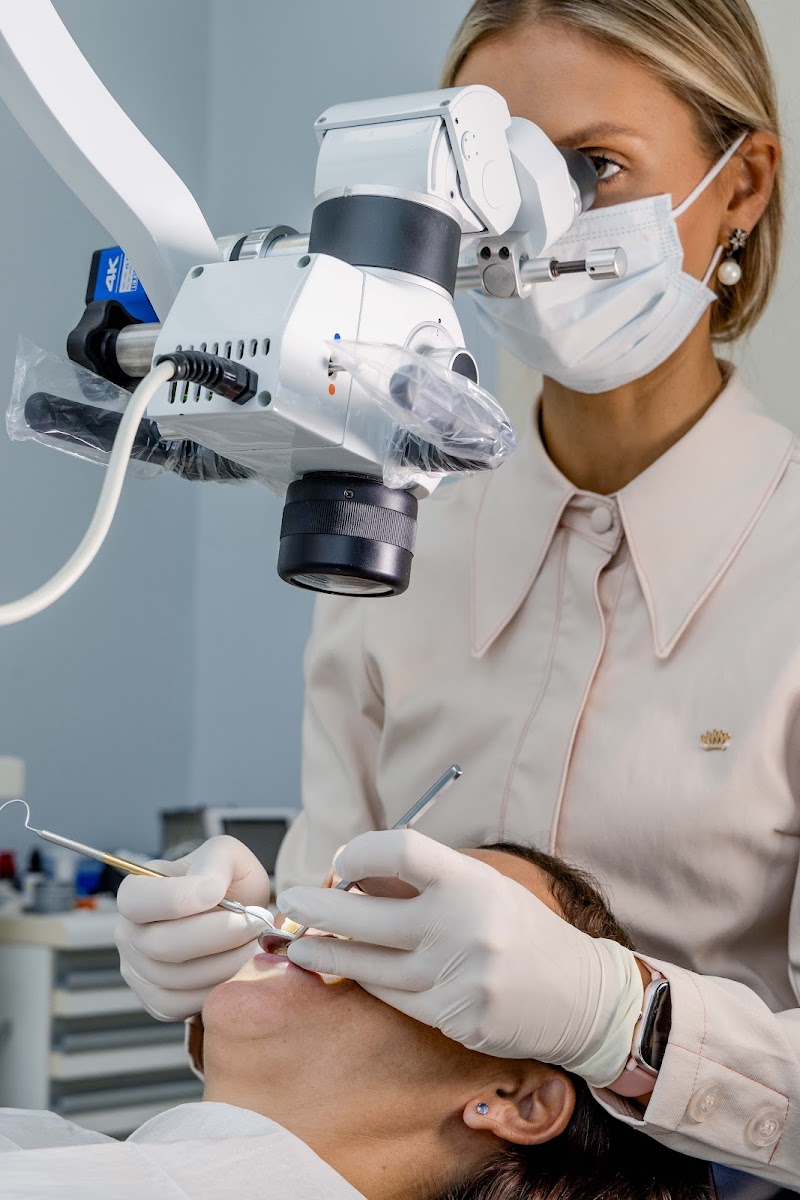 Fernanda Demore - Odontologia Especializada - Endodontia Microscópica - foto 5