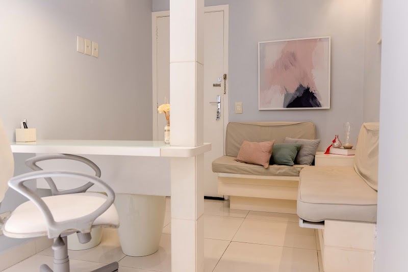 Fernanda Demore - Odontologia Especializada - Endodontia Microscópica - foto 4