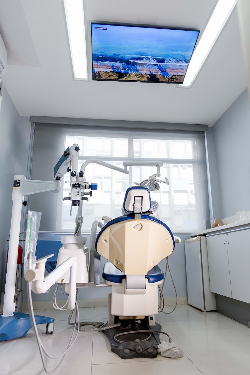 Fernanda Demore - Odontologia Especializada - Endodontia Microscópica - foto 3