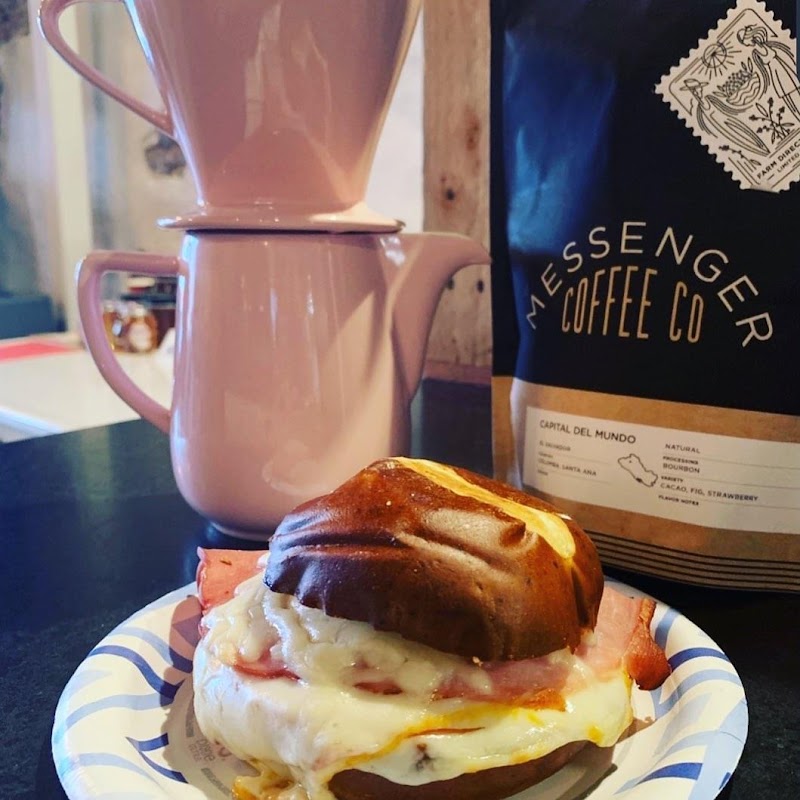 Press Monkey Studio photo 2