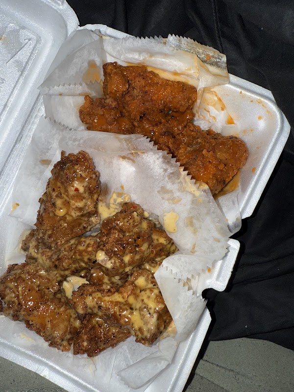 SUGAR RAY'S LOUNGE exterior