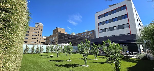 Residencia Residencia de Ancianos Simancas, Madrid | VITALIA HOME — C. de Miguel Yuste, 46, San Blas-Canillejas, 28037 Madrid, España