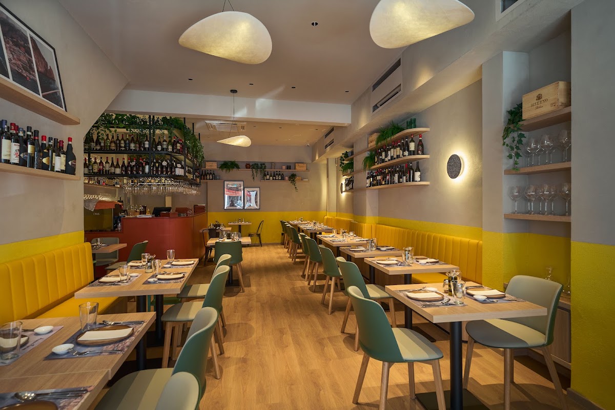 Acqua e Farina (The Rail Mall / Cashew)