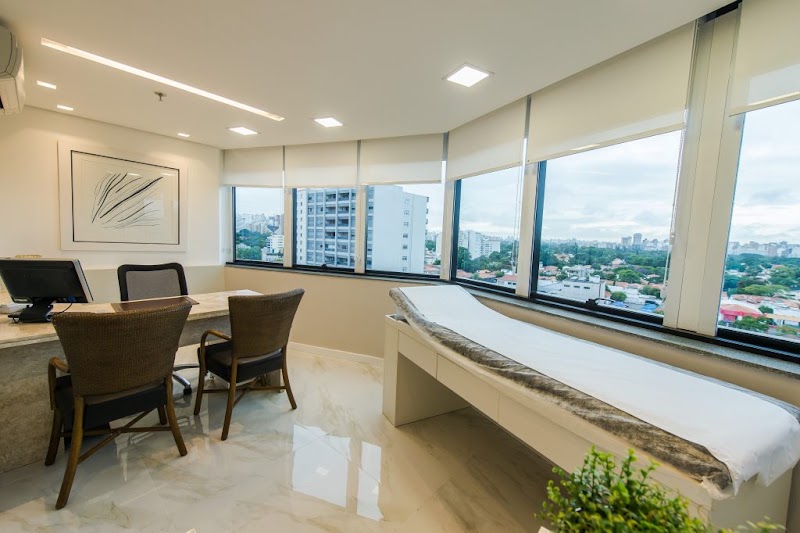 Foto de Dra. Ana Carolina Apolinário Sala – Dermatologista em São Paulo