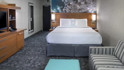 Courtyard by Marriott Philadelphia South at The Navy Yard