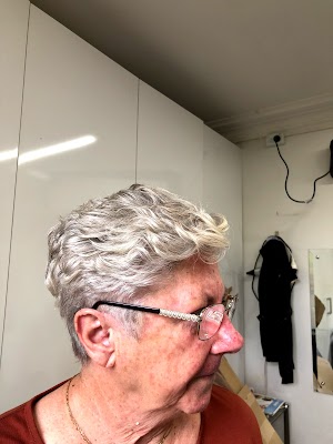 HOUSE OF HAIR ON MELBA ! Mobile Hairdresser photo 3