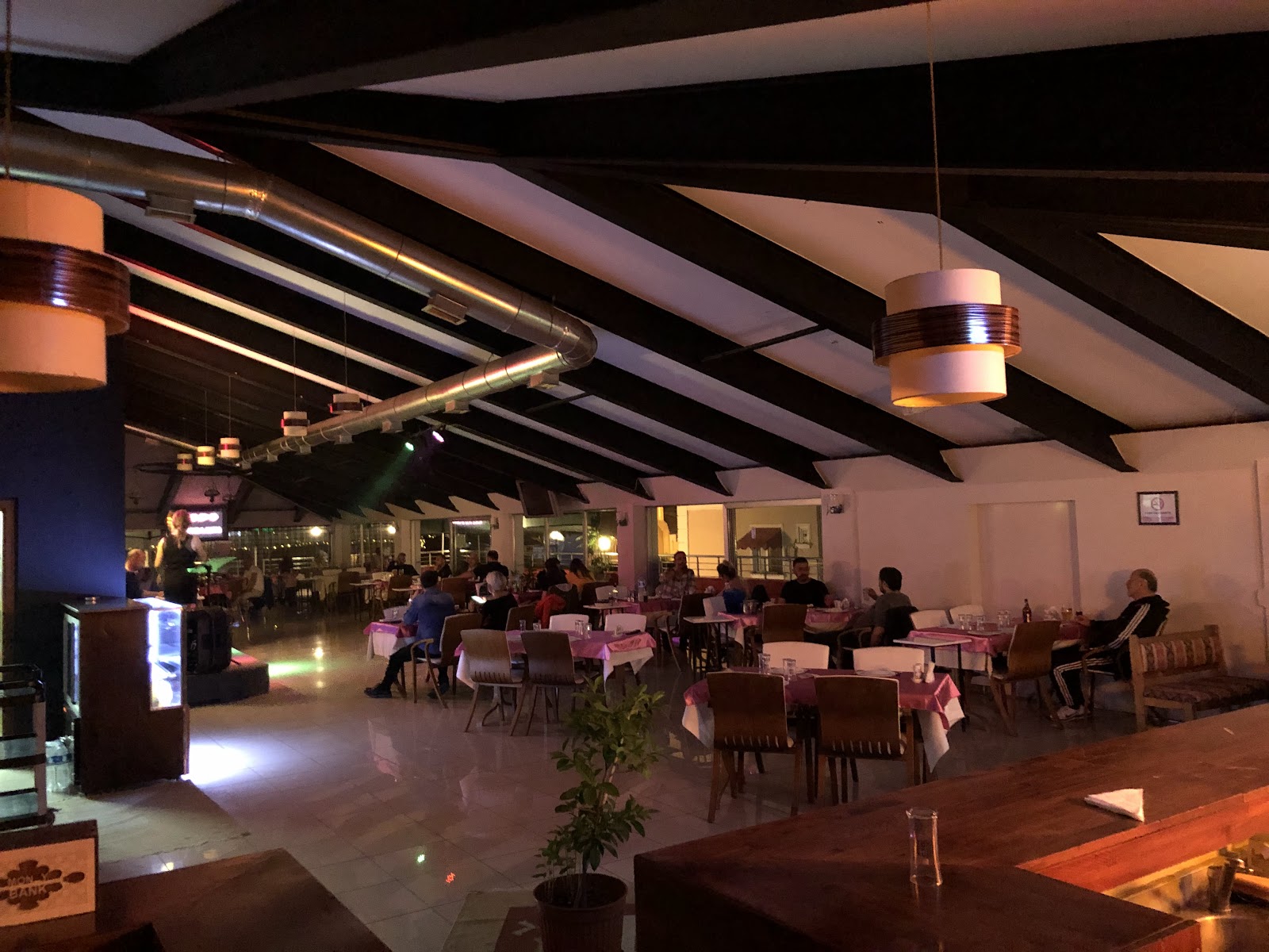 Dodo Teras Pub&Bistro mekanı