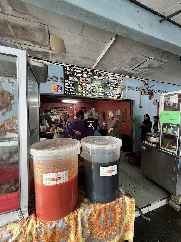 Nasi Ayam Kak Nora Legendz - Photo 1