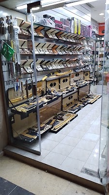 البرادي للمستلزمات الرجالية