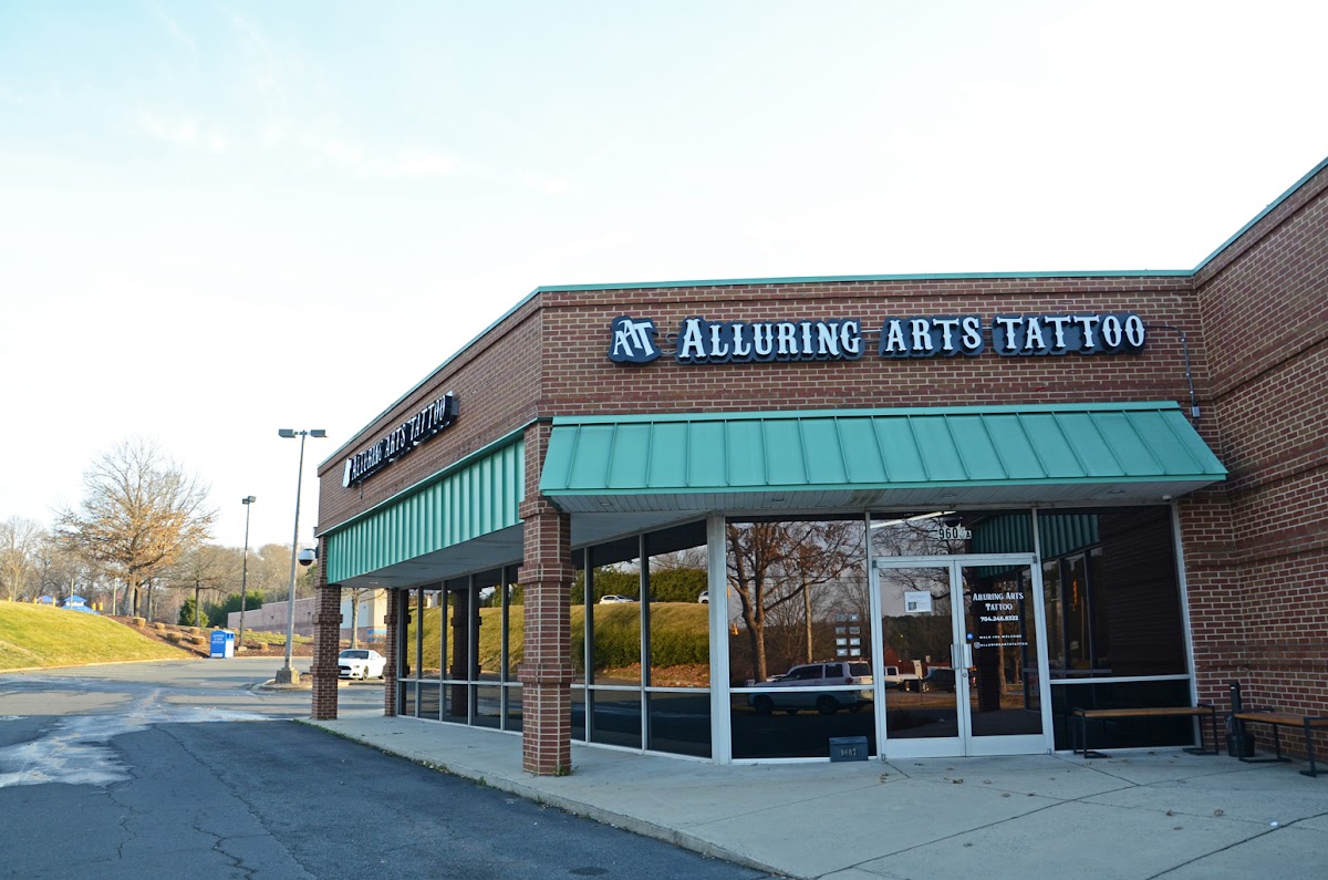 Alluring Arts Tattoo tattoo work — photo 2