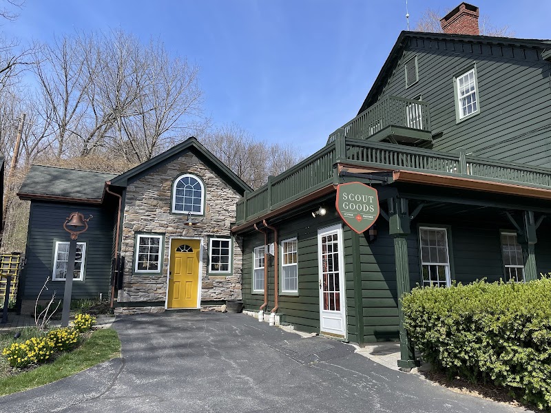 Fox & Bear Lodge photo 1