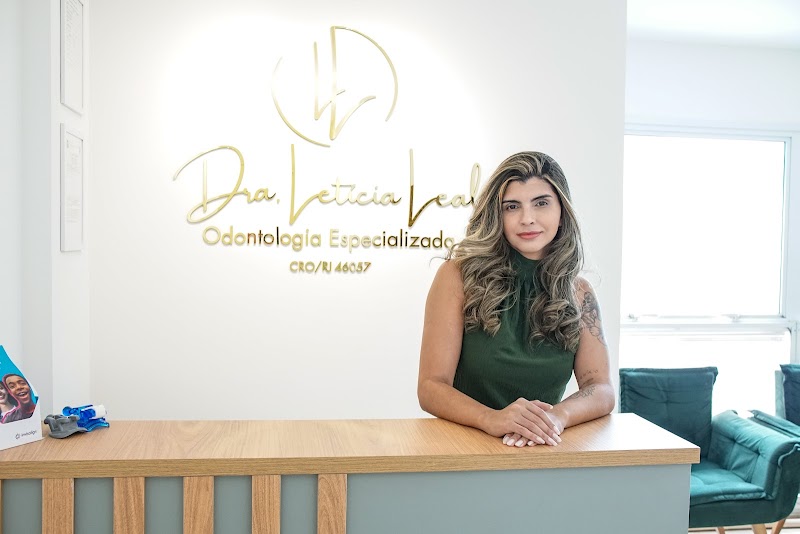Dra. Letícia Leal - Odontologia Especializada