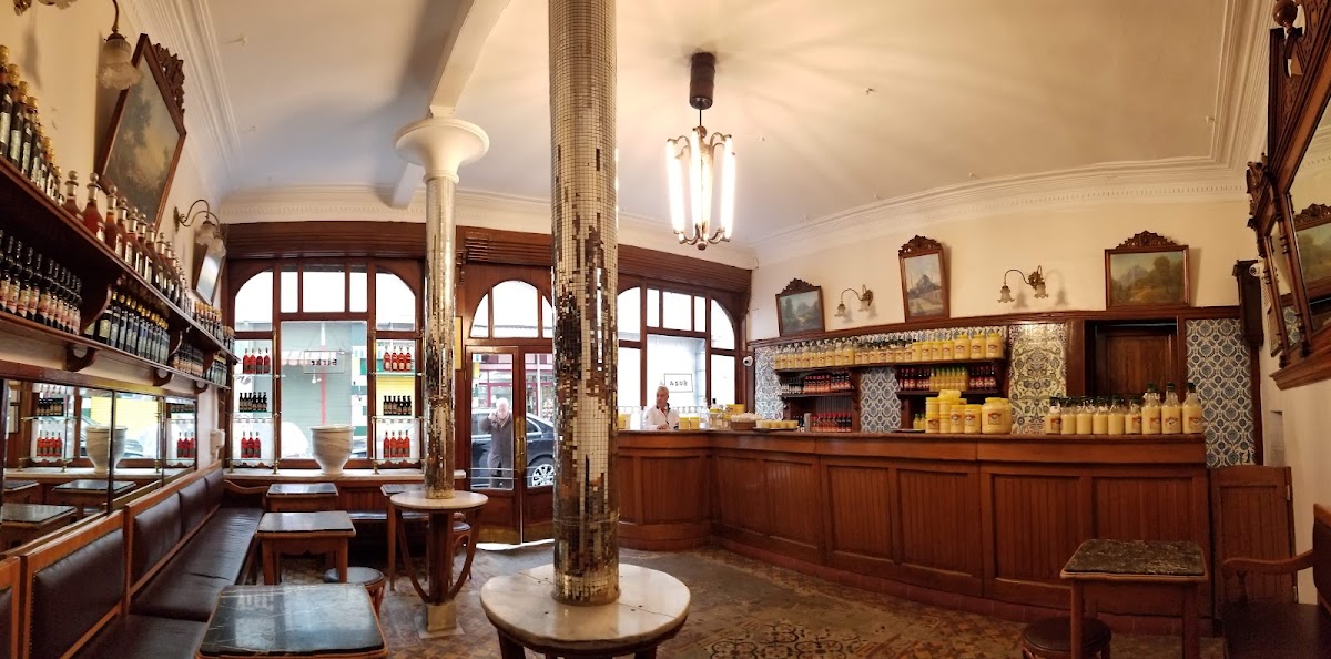 Vefa Bozacısı interior, Istanbul