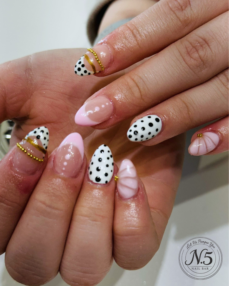 N.5 Nail Bar