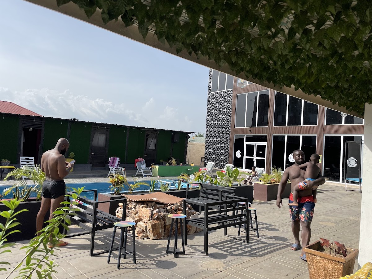 L’orbite Lounge and Restaurant