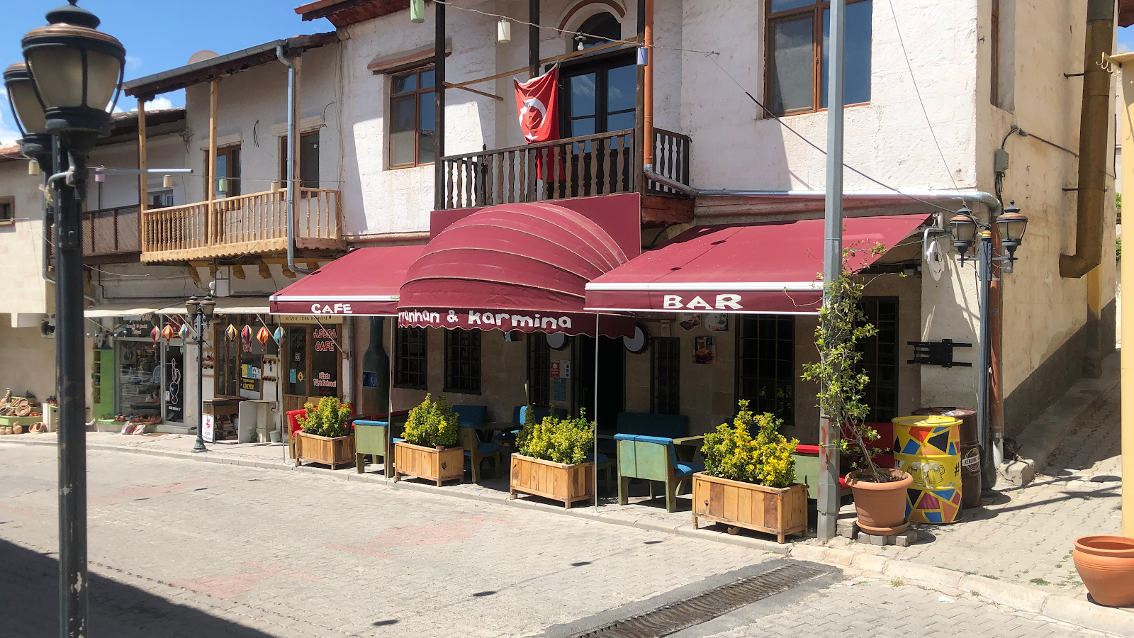 Kervanhan Karmina Cafe Bar mekanı